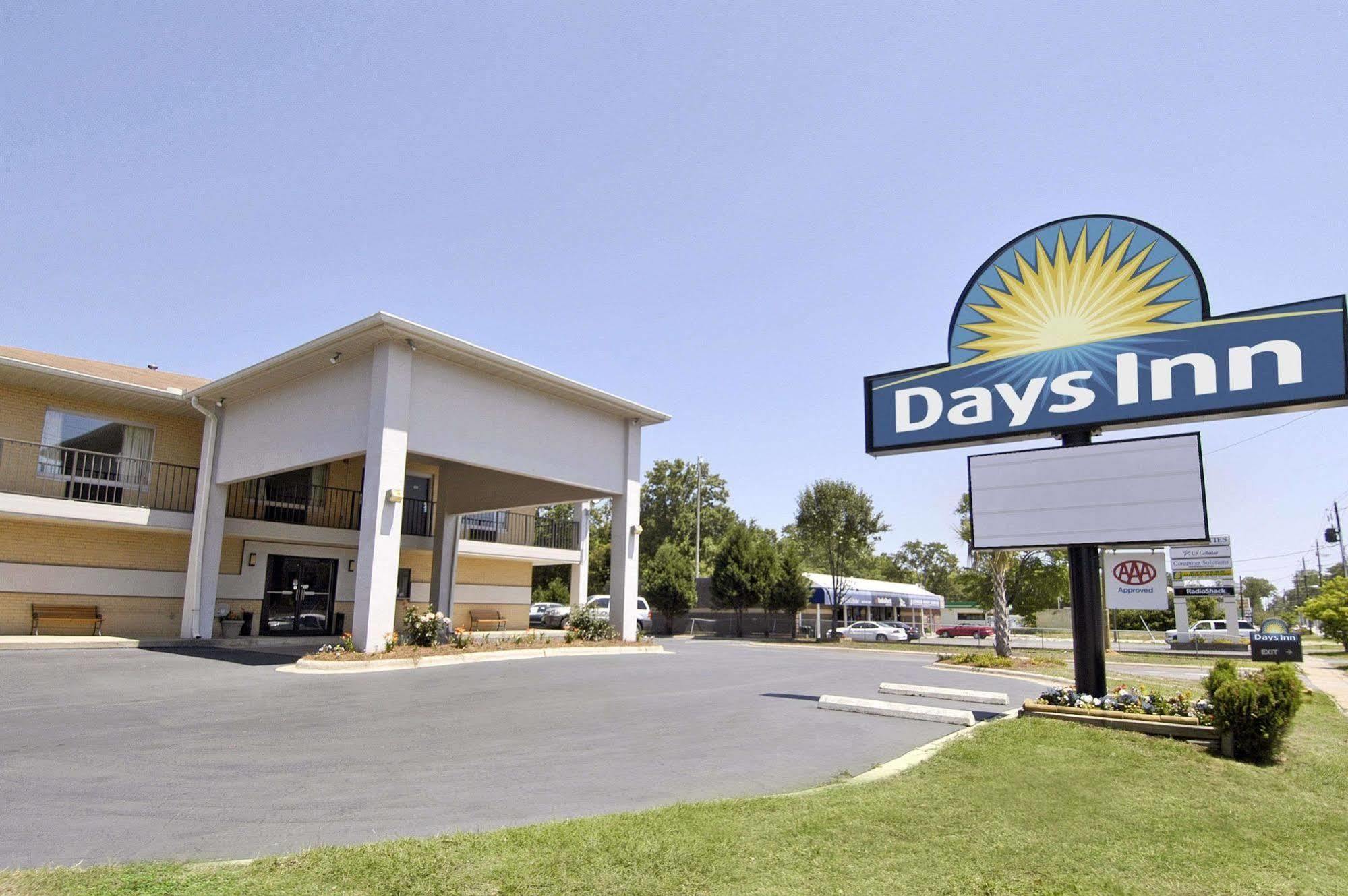Days Inn Cheraw Bagian luar foto
