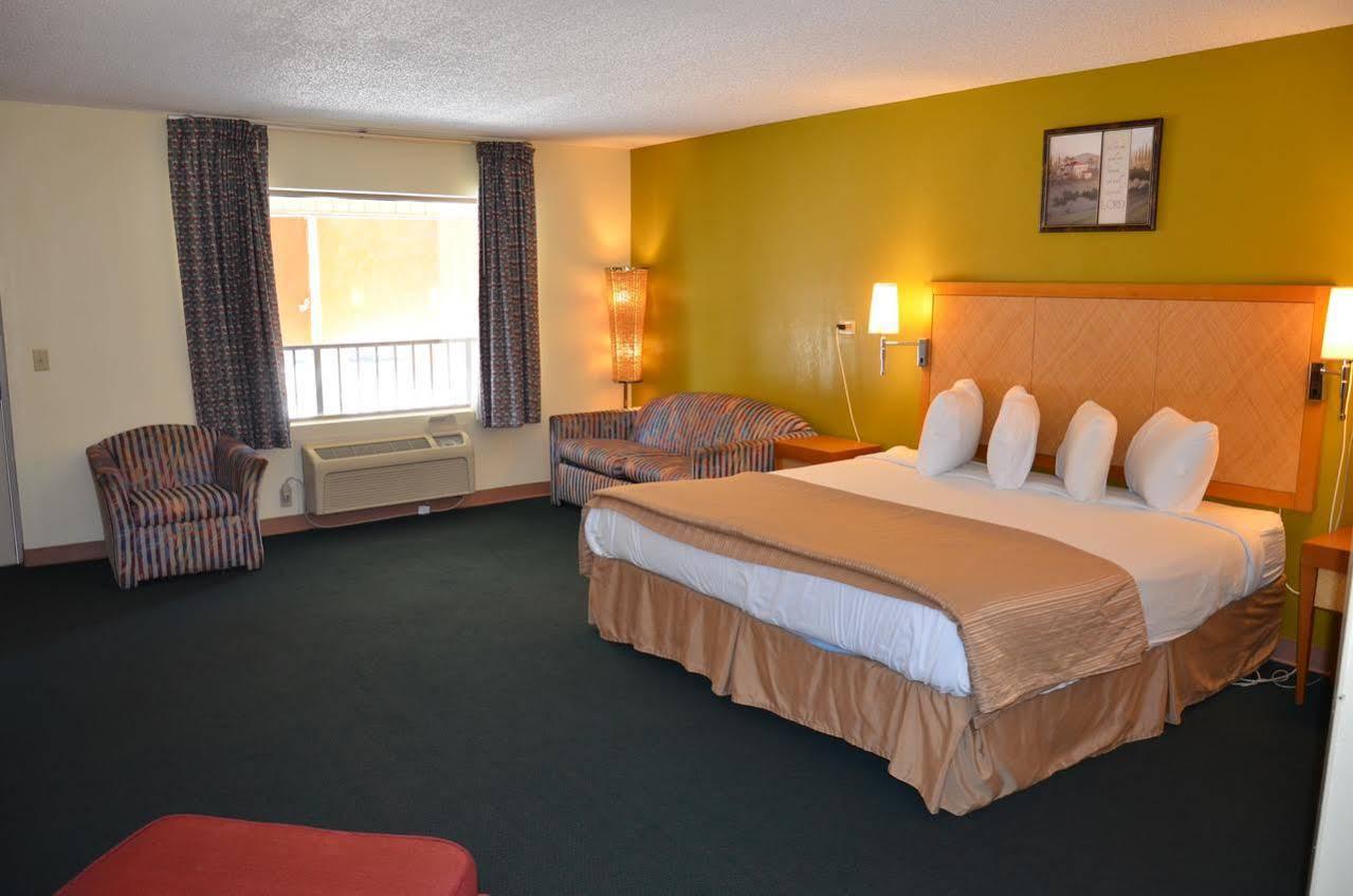 Days Inn Cheraw Bagian luar foto
