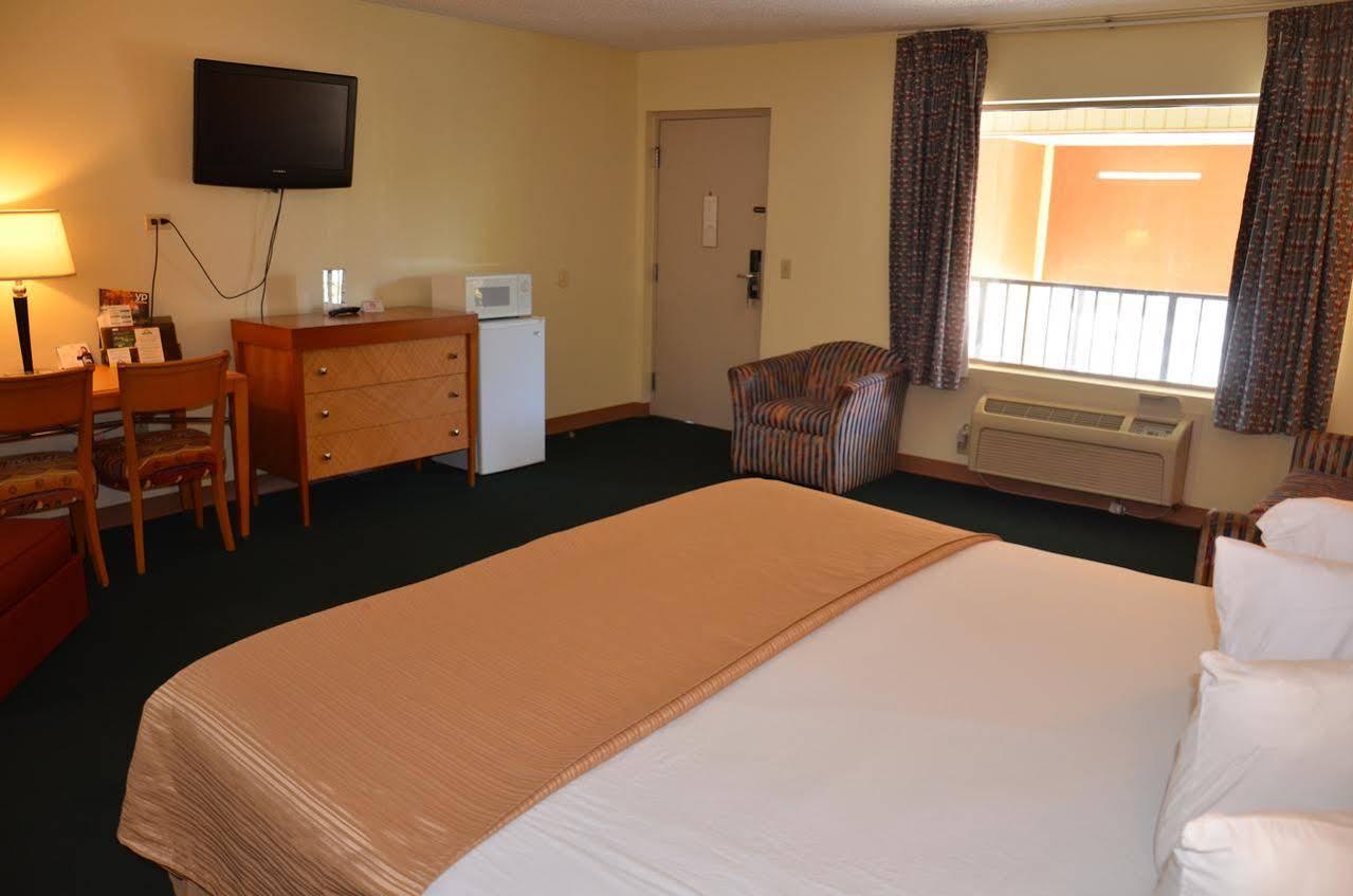 Days Inn Cheraw Bagian luar foto