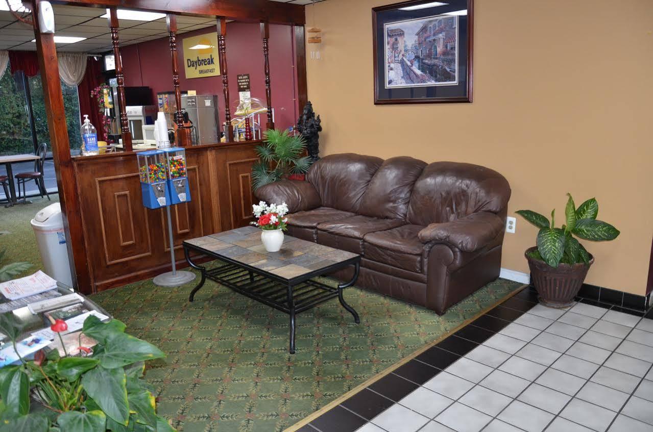 Days Inn Cheraw Bagian luar foto