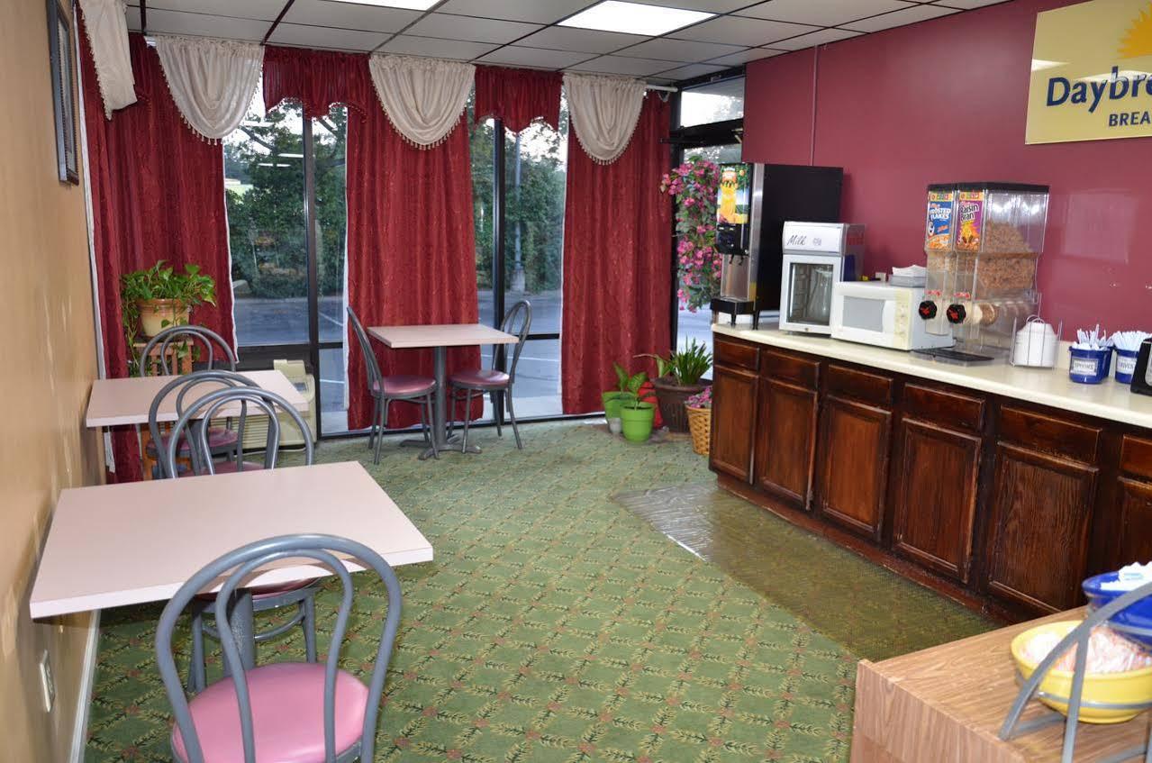 Days Inn Cheraw Bagian luar foto